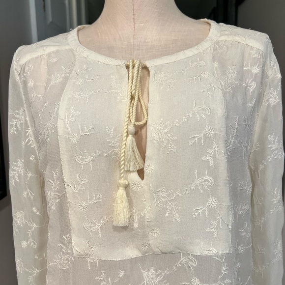 LUCKY BRAND NWOT ivory chiffon blouse with small botanical embroidery - Picture 3 of 14